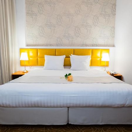 Best Western Hotel Lev Or I บูคาเรสต์ ภายนอก รูปภาพ